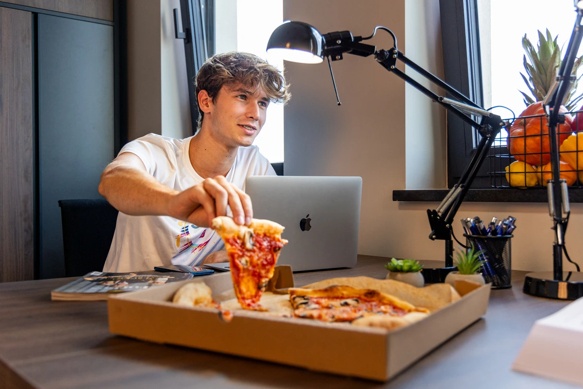 WSB_POKÓJ_2_OS_LOKATORZY_A_MARAŚ 16